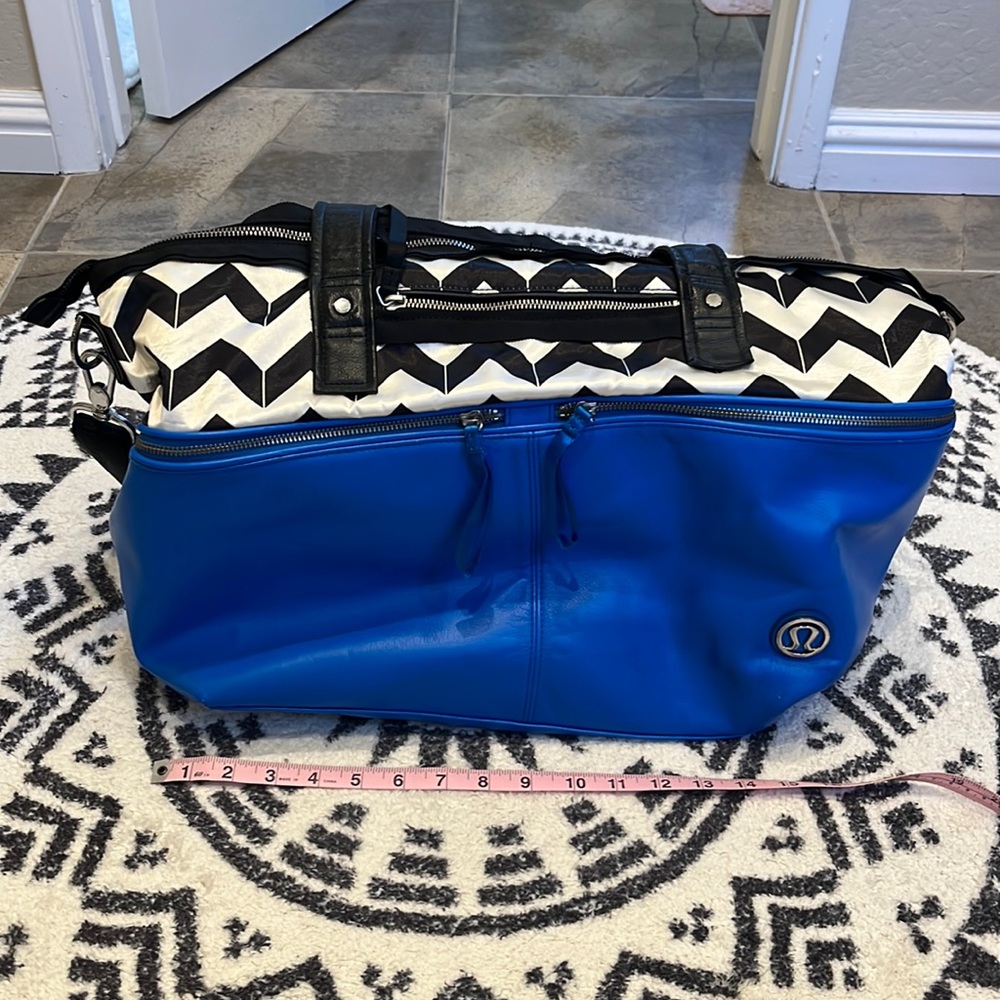 Lululemon gym bag/overnight bag